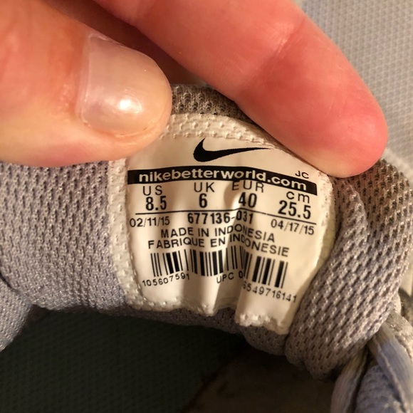 Nike shoes - Picture 5 of 5